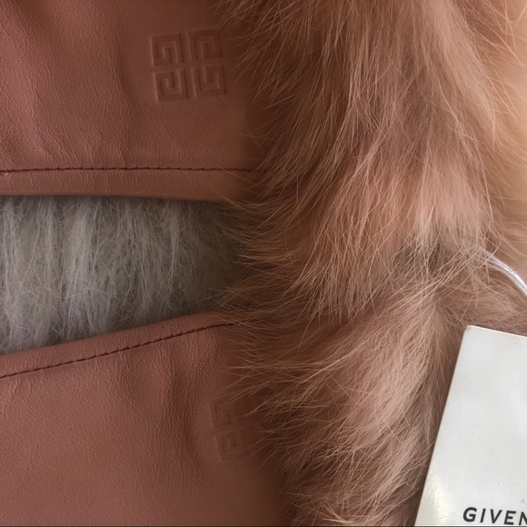 SOLD Pink leather fur trim authentic gloves - Picture 3 of 5